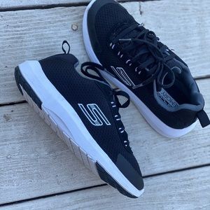 Boys Sketchers shoes, black and white size 3